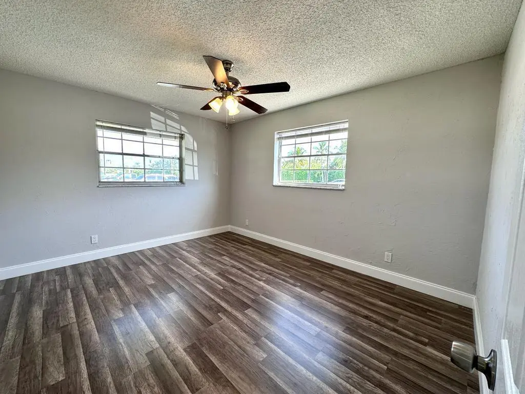 0cf71b34-9beb-49d6-9701-b47779363600 at 812 Center Street Unit 3, Jupiter