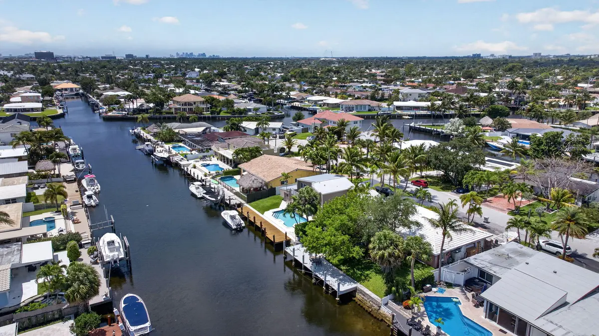 13-web-or-mls-420--11 at 420 SE 14TH Avenue, Pompano Beach