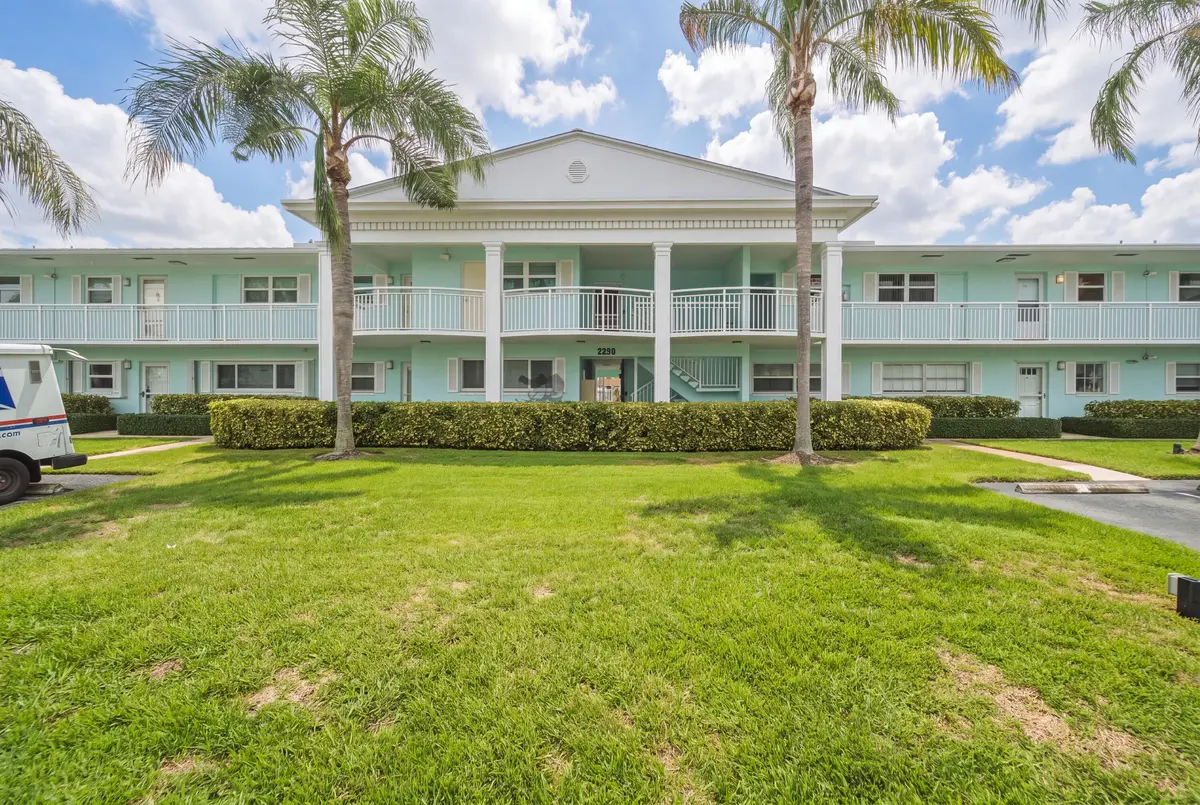 Gardenia Terrace Condo at 2330 NE 36th Street 11, Lighthouse Point