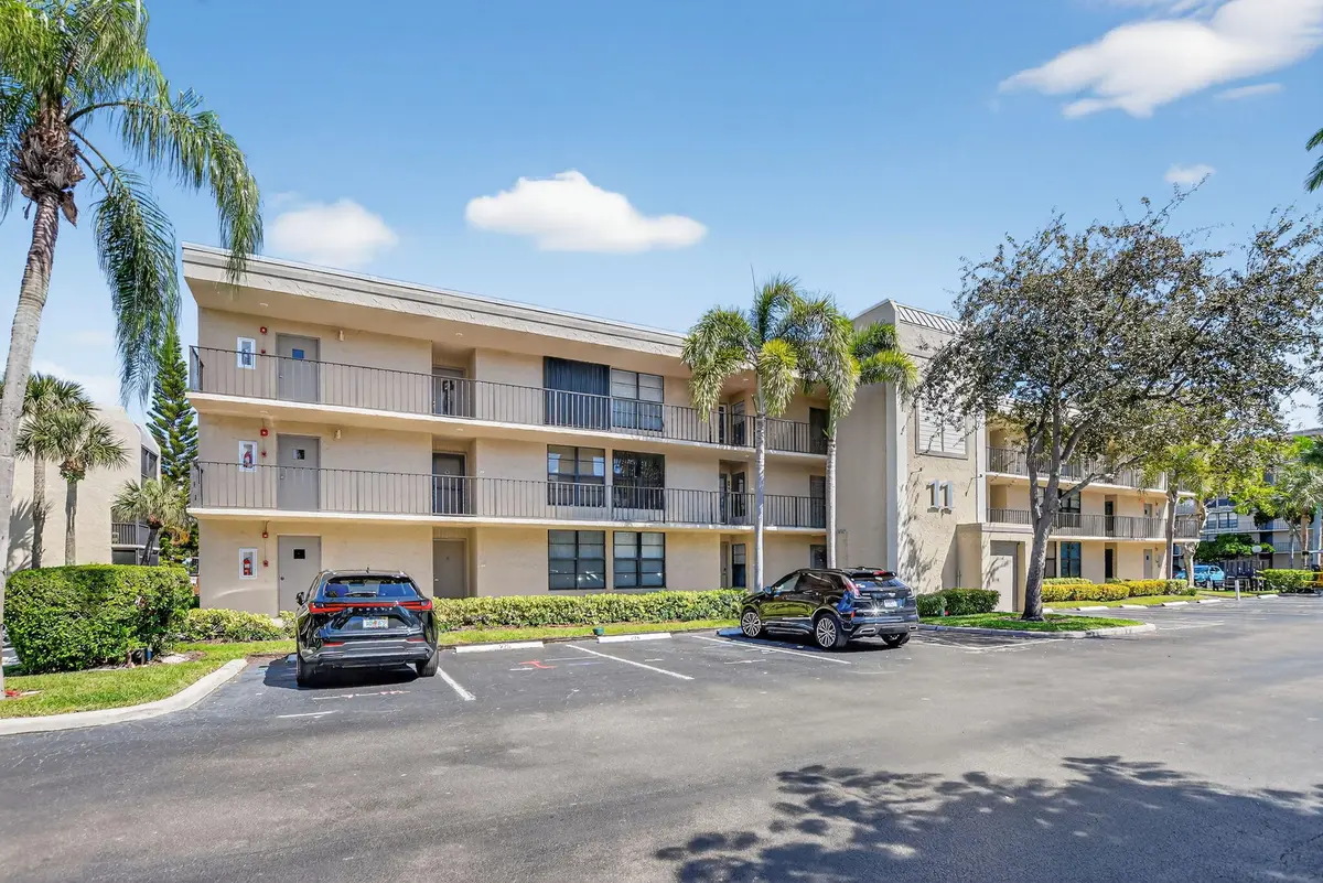 1-web-or-mls-DSC_1747 at 11 ROYAL PALM Way 3040, Boca Raton