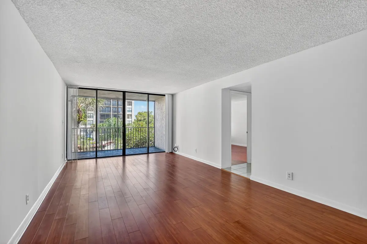 6-web-or-mls-DSC_1766 at 11 ROYAL PALM Way 3040, Boca Raton