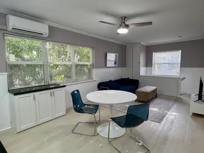 220 Washingtonia Avenue E, Lauderdale-By-The-Sea – Apartment for rent