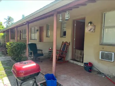 1840 TAFT Street 1-5, Hollywood – Apartment for rent