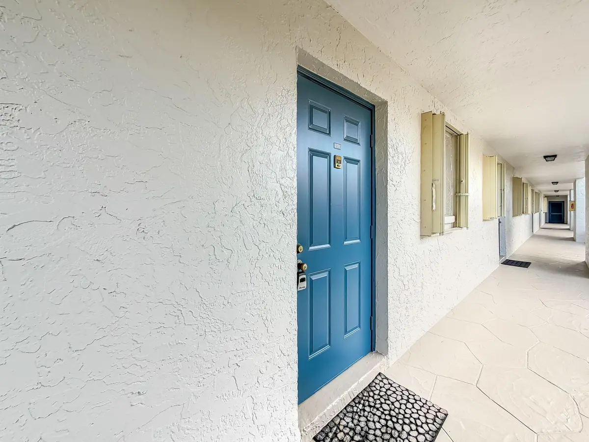 26-web-or-mls-JOY_054635 at 2935 SW 22ND Avenue 1040, Delray Beach