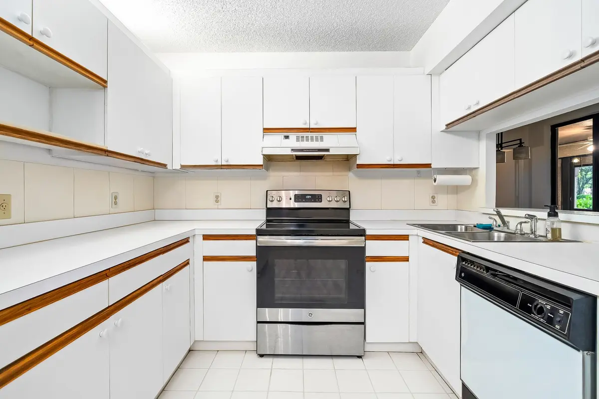 10661 NW 14th St #235 08_resized at 10661 NW 14th Street Unit 235, Plantation