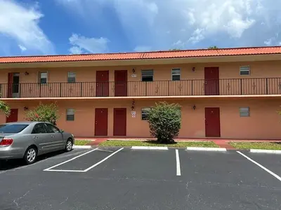 1903 SW PALM CITY Road H, Stuart – Condominium for sale