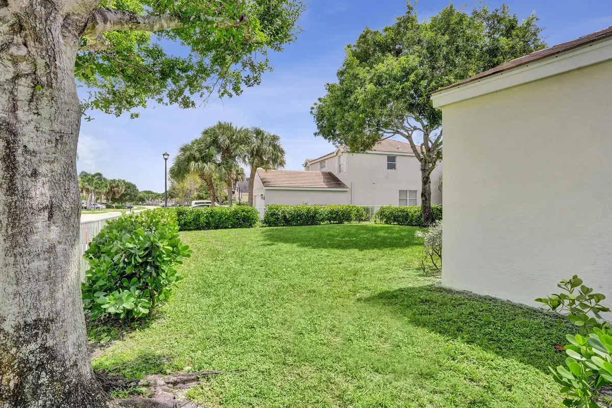 Yard at 106 HAMILTON Terrace, Royal Palm Beach