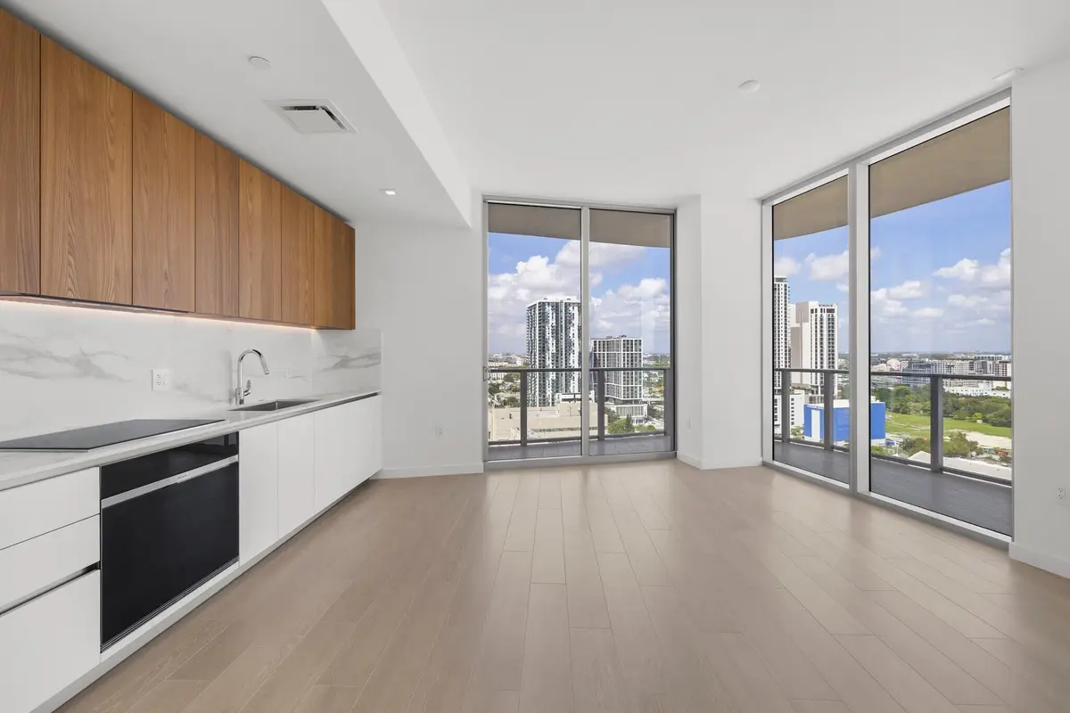 1400 Biscayne Boulevard 2007, Miami, FL – photo 2