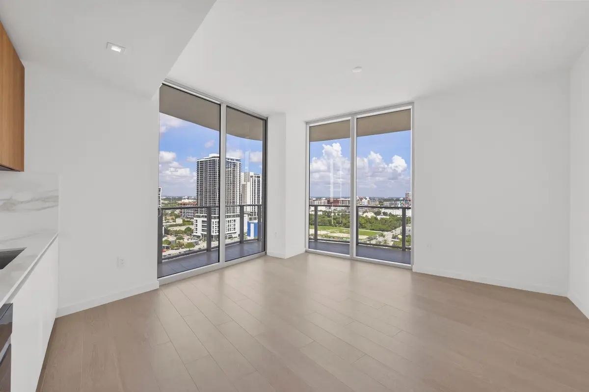 1400 Biscayne Boulevard 2007, Miami, FL – photo 3
