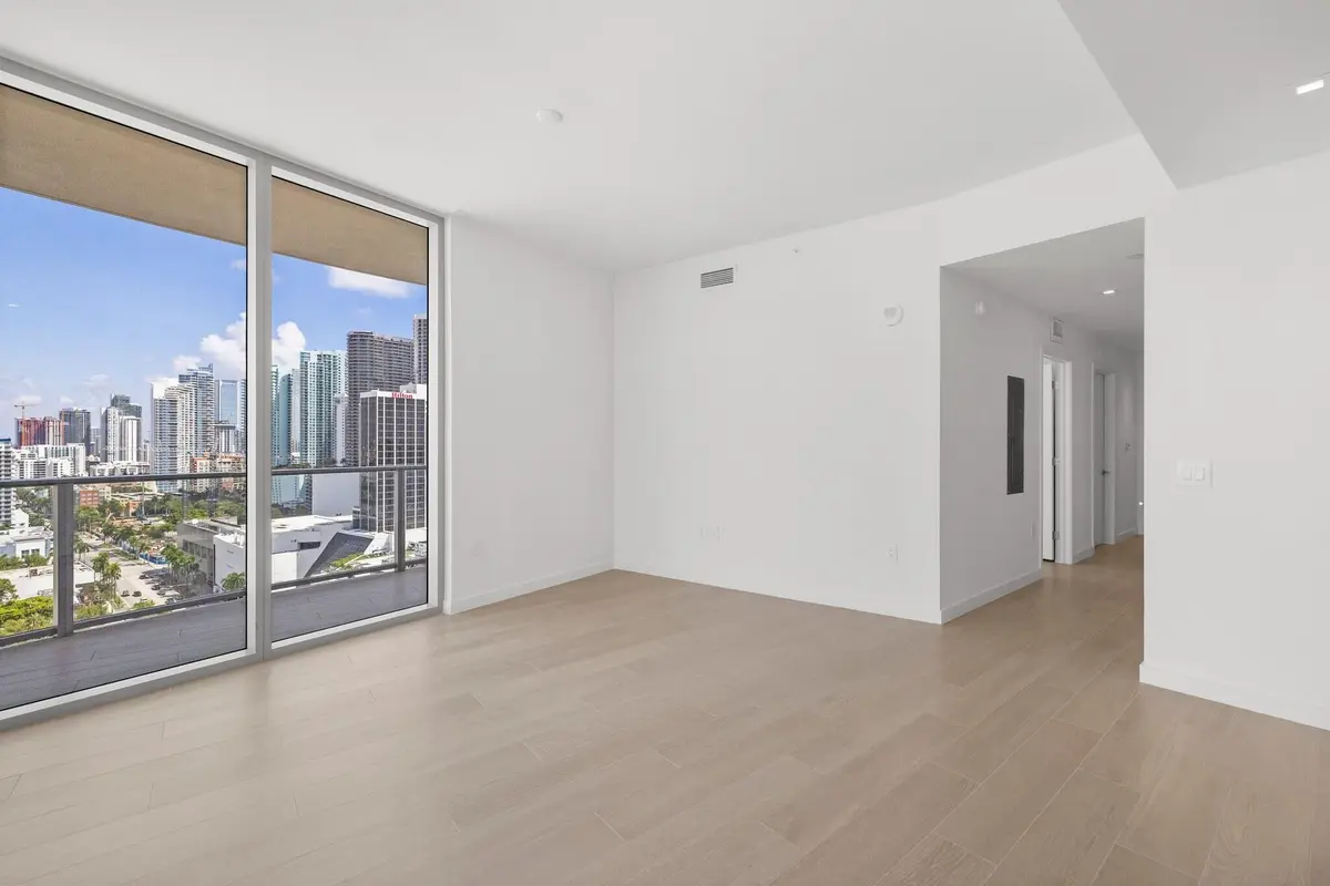 1400 Biscayne Boulevard 2007, Miami, FL – photo 4