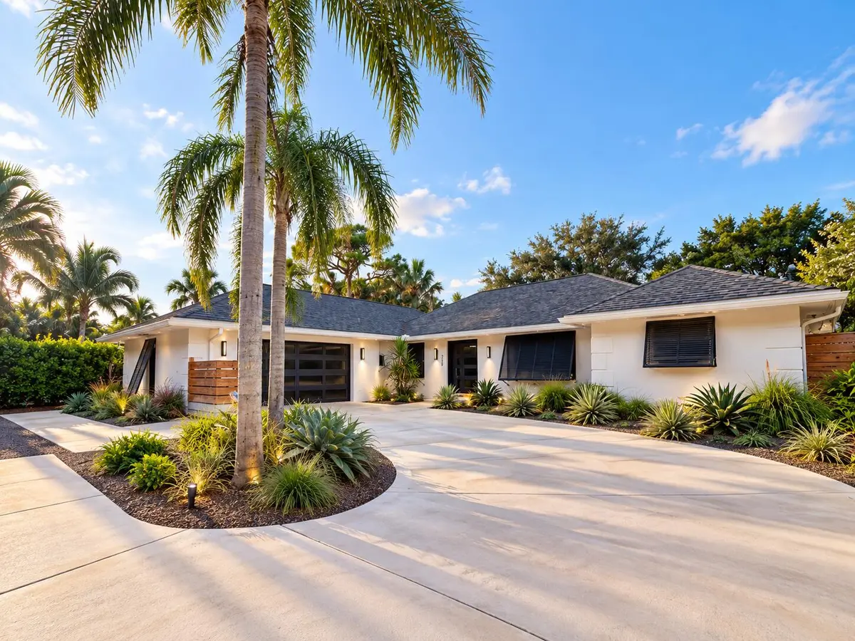 exterior at 354 COUNTRY CLUB Drive, Tequesta