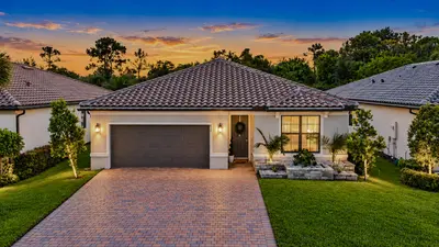 532 SE Villandry Way, Port St. Lucie – Single Family Residence for sale