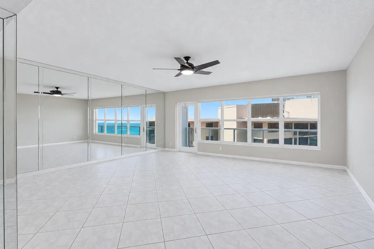 Living Room w/ Ocean View at 3750 Galt Ocean Drive Unit 1710, Fort Lauderdale