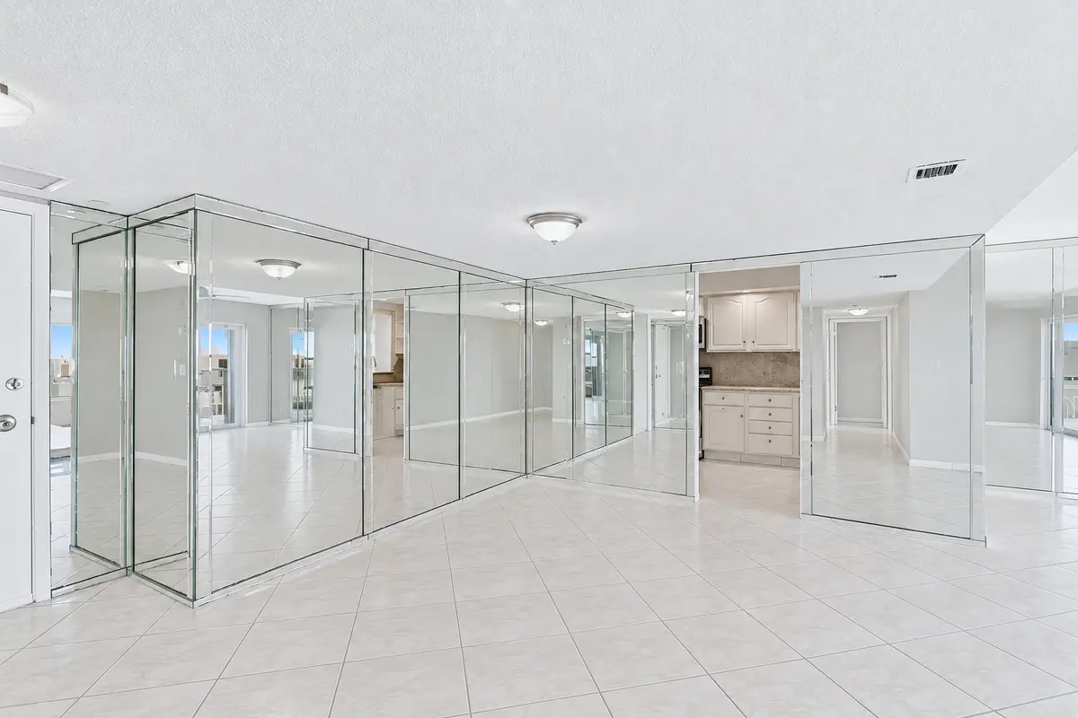 Dining Space at 3750 Galt Ocean Drive Unit 1710, Fort Lauderdale