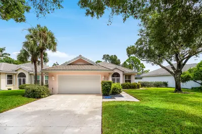 7708 SE BAY CEDAR Circle, Hobe Sound – Single Family Residence for sale
