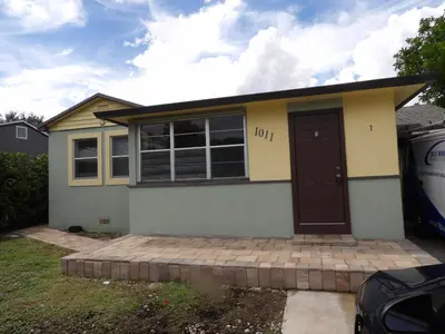 1011 N D Street 1, Lake Worth Beach – Single Family Residence for rent