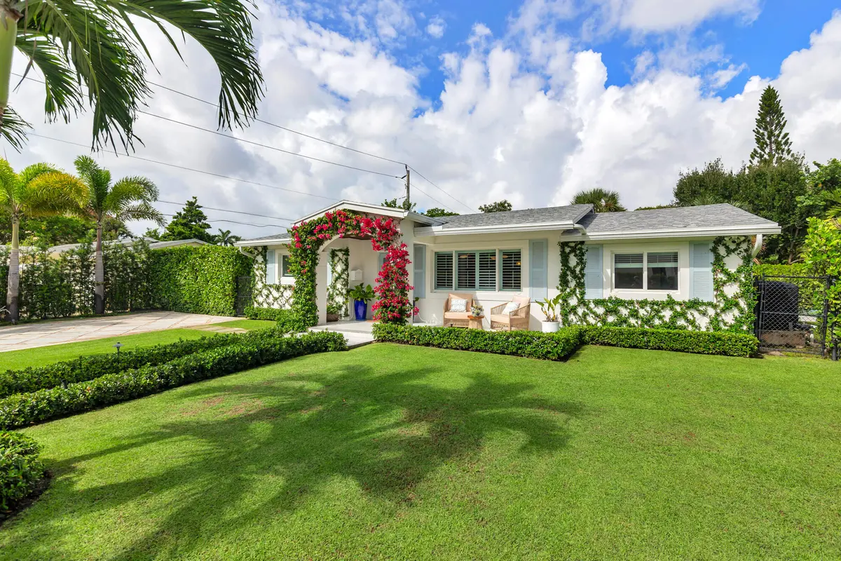 Front at 8001 Arlington Place, West Palm Beach