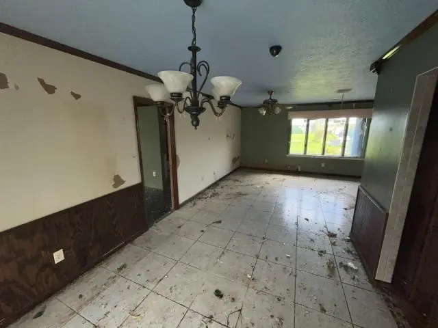 dining at 2562 SE Petit Lane, Port St. Lucie