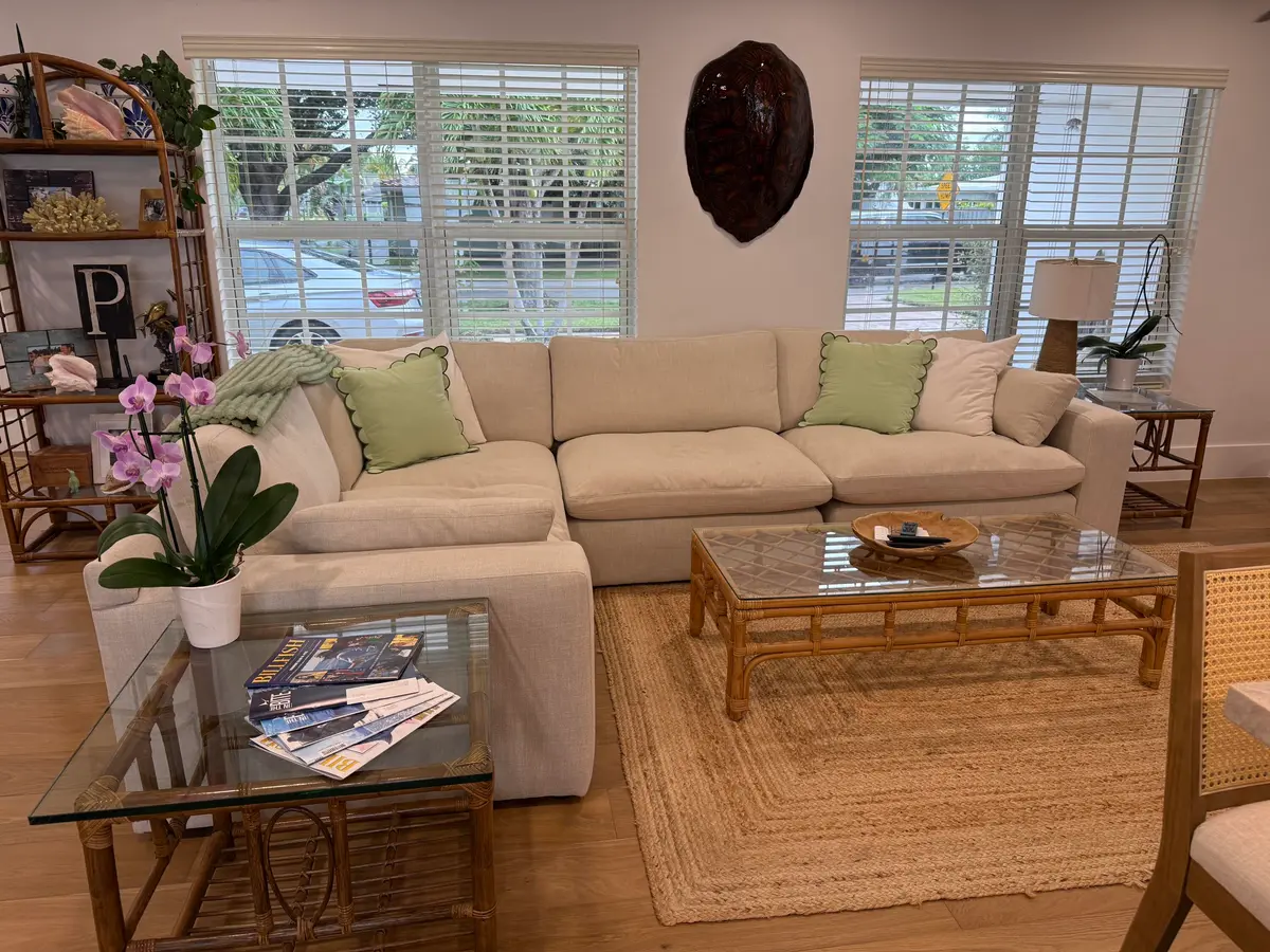 living room at 1410 SE 12TH Avenue, Deerfield Beach