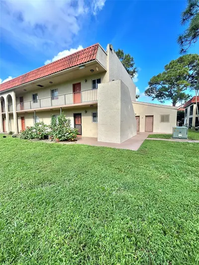 6100 FOREST HILL Boulevard 101, West Palm Beach – Condominium for rent