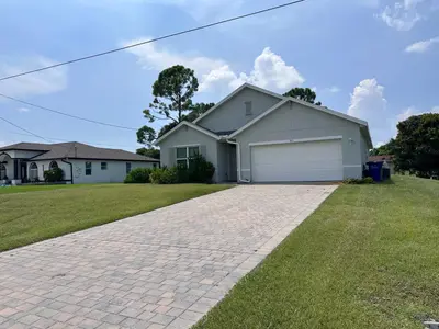 911 UNICE Avenue, Lehigh Acres – Single Family Residence for sale