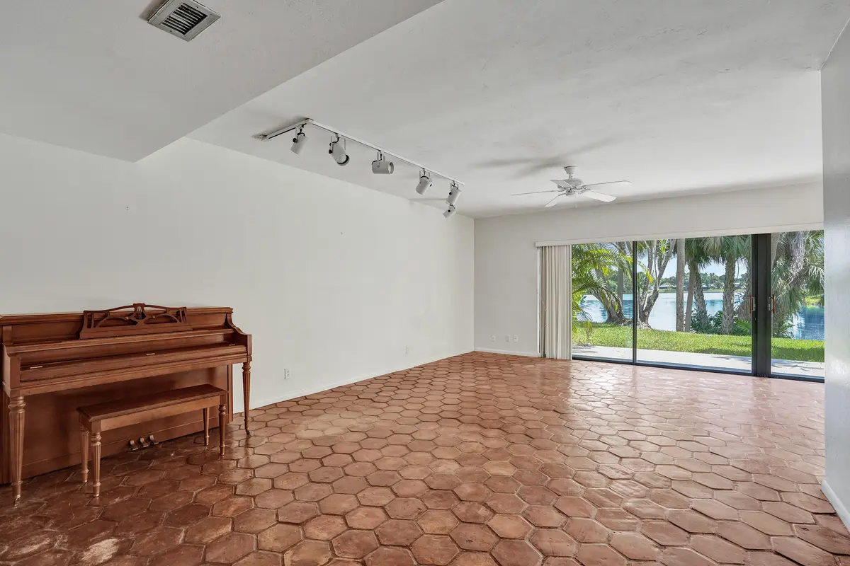 DSC02762 at 3410 Heather Terrace 3, Lauderhill