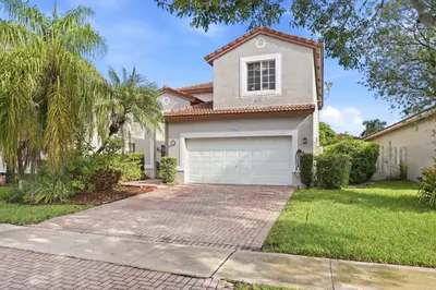 19257 NW 14th Street, Pembroke Pines – Single Family Residence for sale