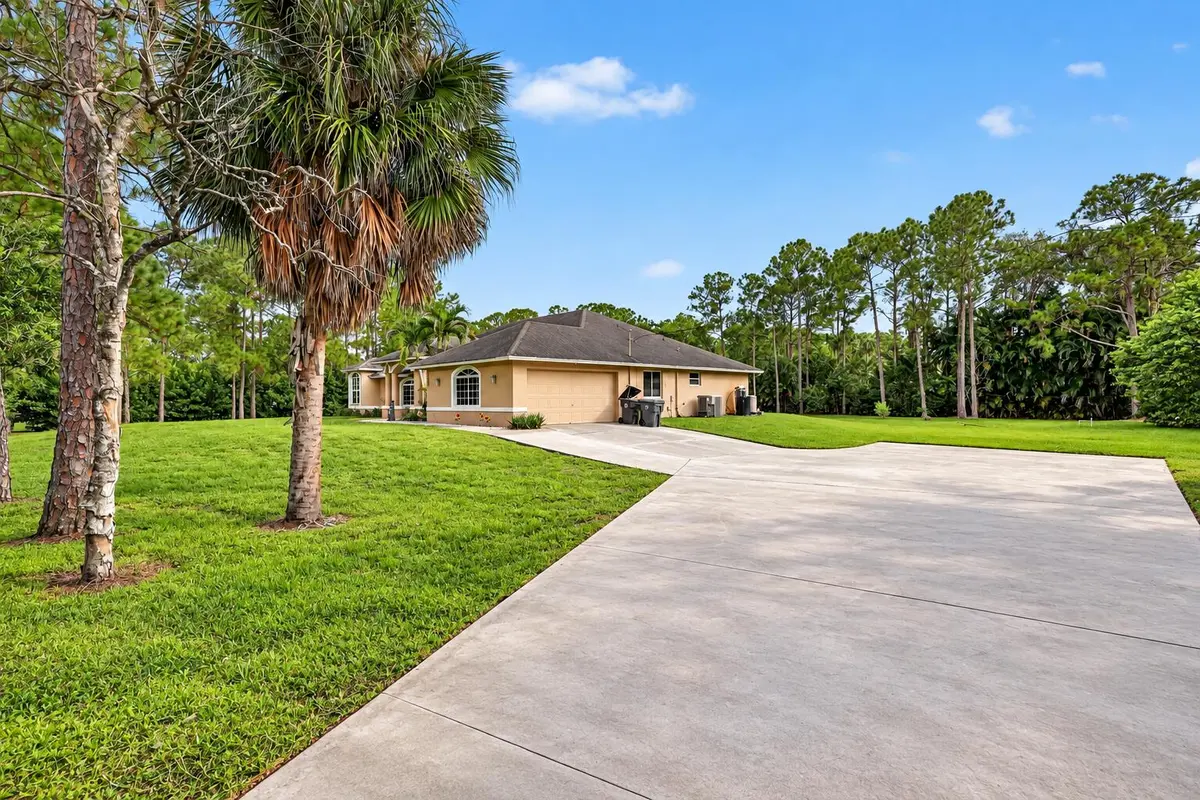 Front 2 at 15664 89TH Place, The Acreage