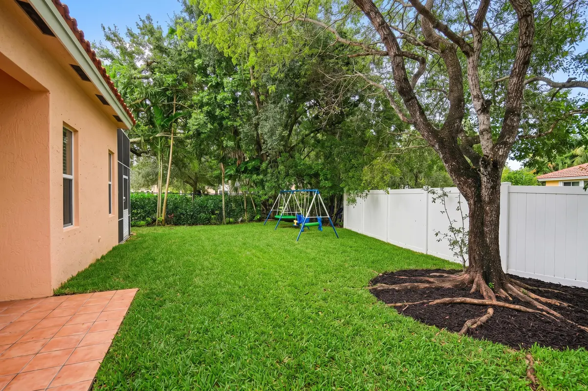 Yard at 15298 SW 49th Street, Davie