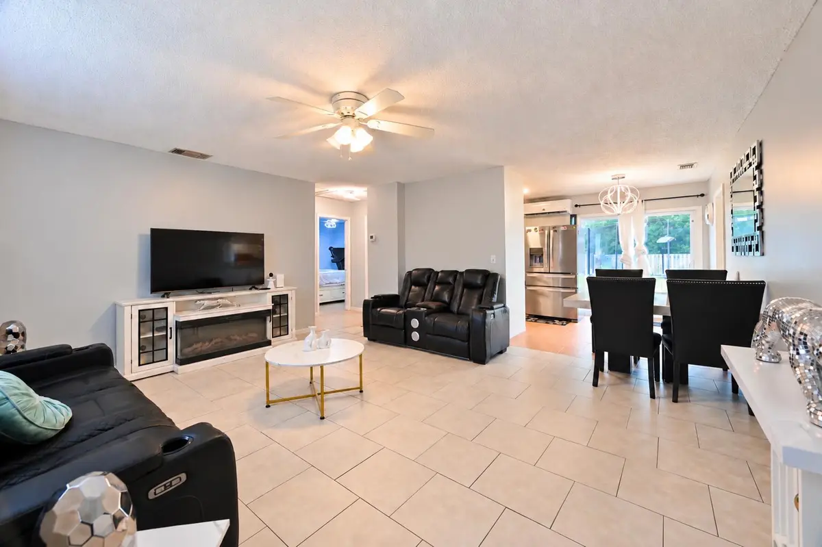 AB0BBE72-A5C4-4AC9-8427-4518C1BA6A0A at 420 SW Parish Terrace, Port St. Lucie