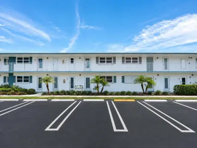 1114 LAKE Terrace 203, Boynton Beach – Condominium for rent