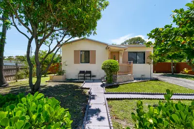 146 SE 5TH Avenue, Boynton Beach – Single Family Residence for sale