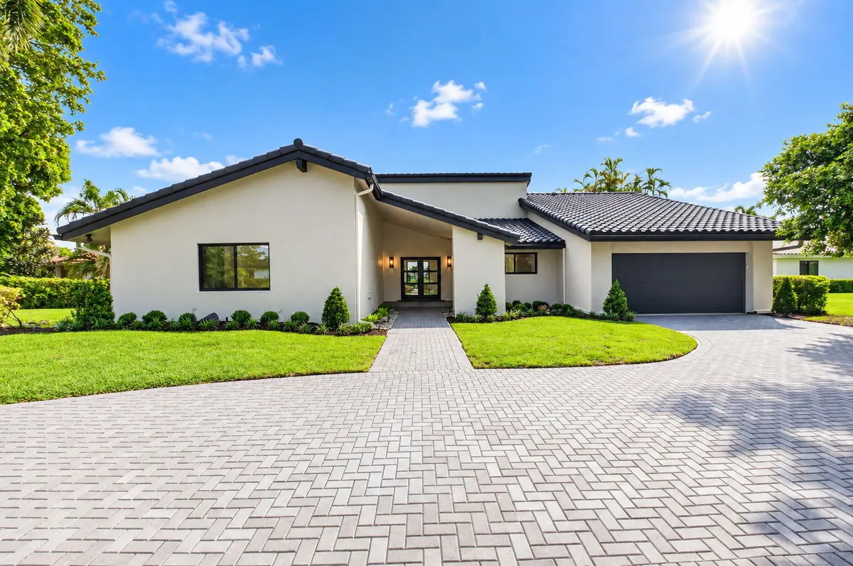 Front at 5107 PINEVIEW Circle, Delray Beach