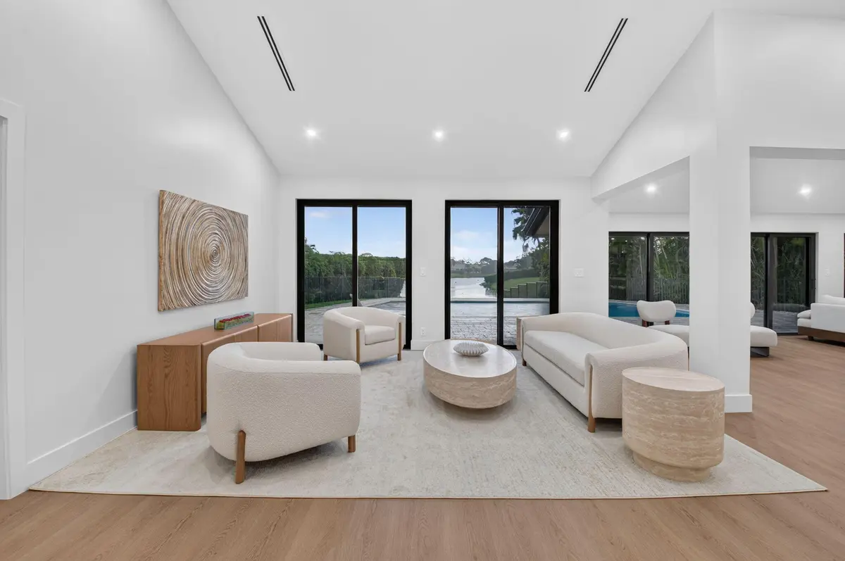 Living Room at 5107 PINEVIEW Circle, Delray Beach