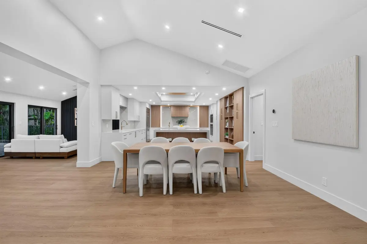 Dining at 5107 PINEVIEW Circle, Delray Beach