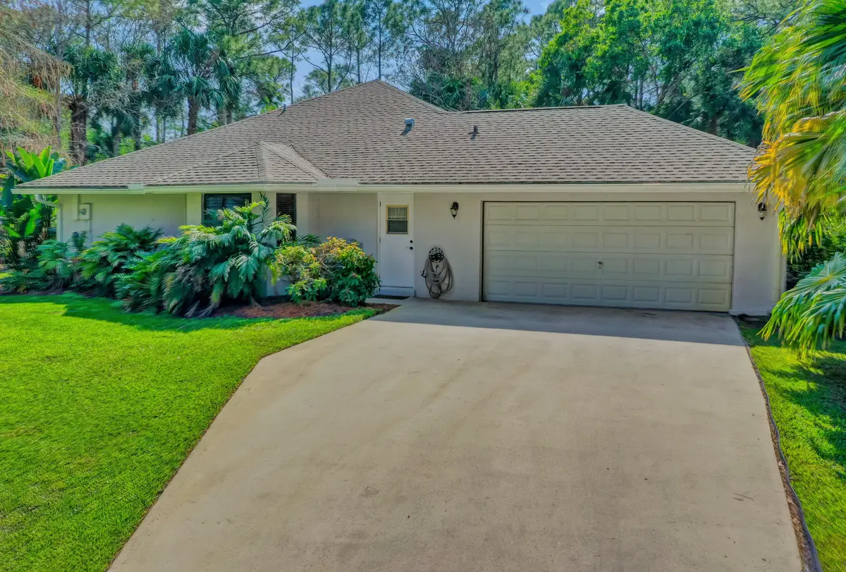 side of the house at 8300 159th Court, Palm Beach Gardens