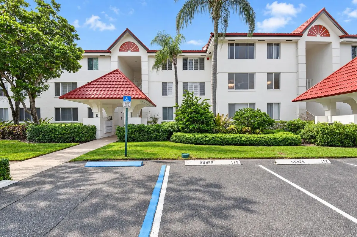 Front of Condo at 102 Half Moon Circle F2, Hypoluxo