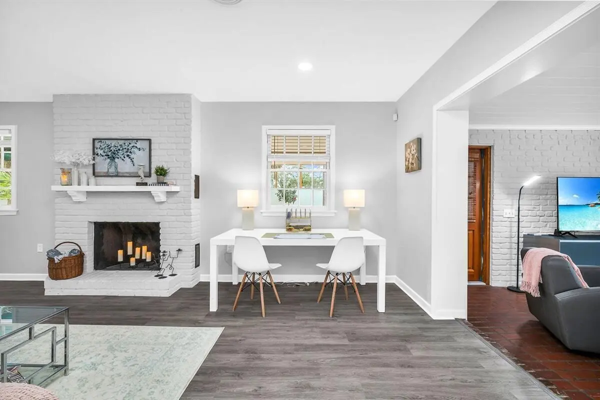 Living at 127 MIRAMAR Way, West Palm Beach