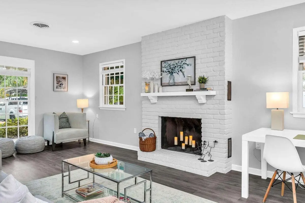 Fire Place at 127 MIRAMAR Way, West Palm Beach