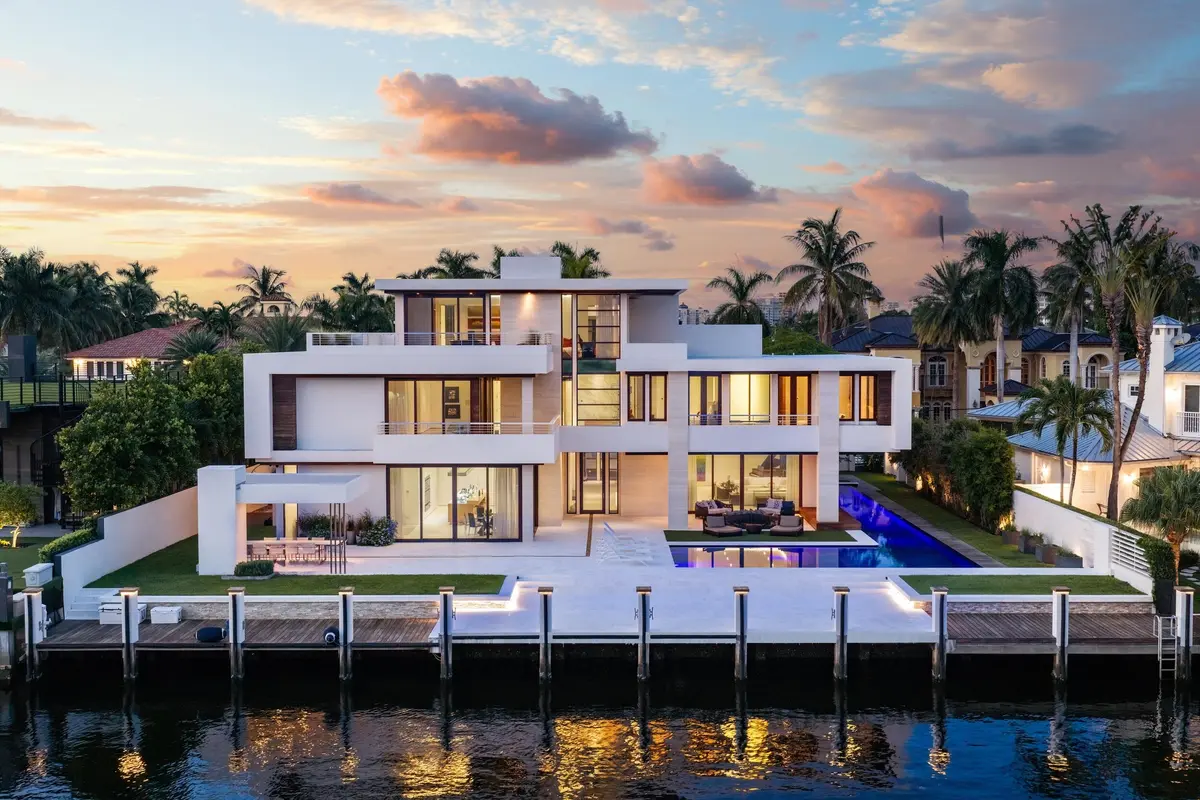 Twilight at 10 Pelican Drive, Fort Lauderdale