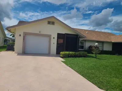 5261 Crystal Anne Drive, West Palm Beach – Villa for sale
