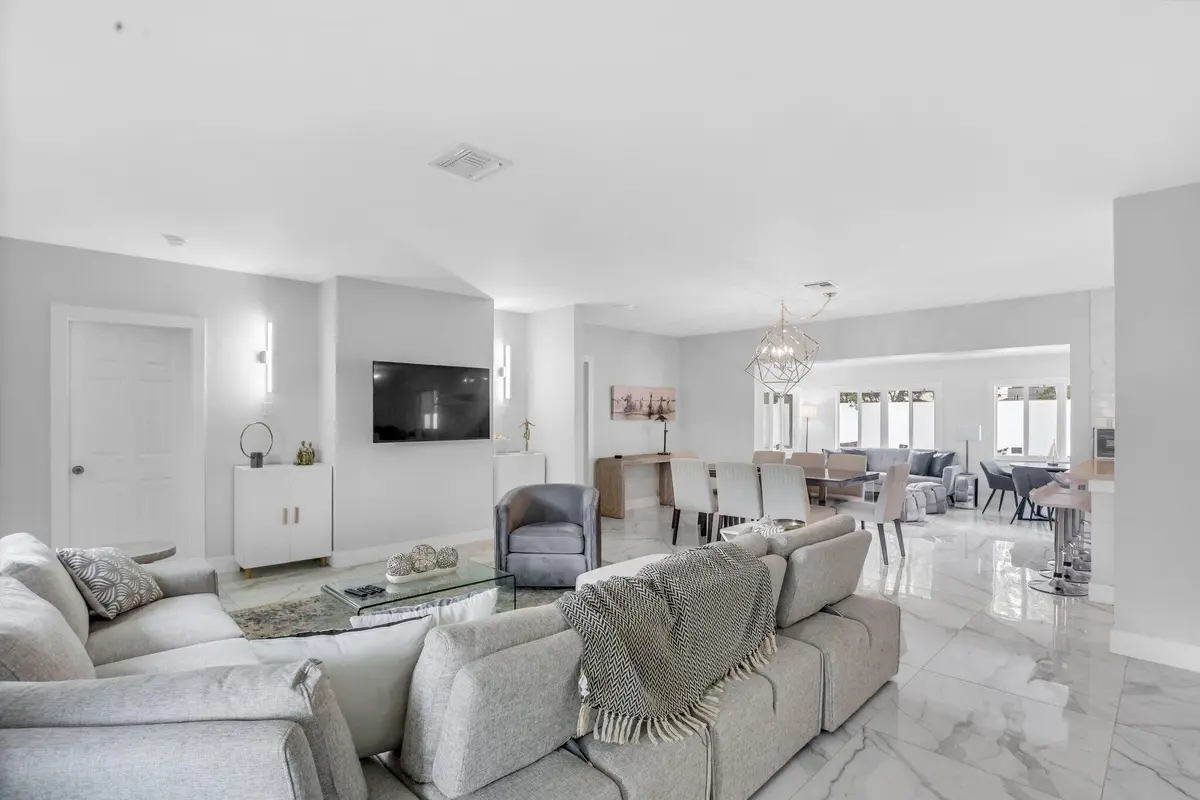 4-web-or-mls-0E2A8543 at 3025 Center Avenue, Fort Lauderdale