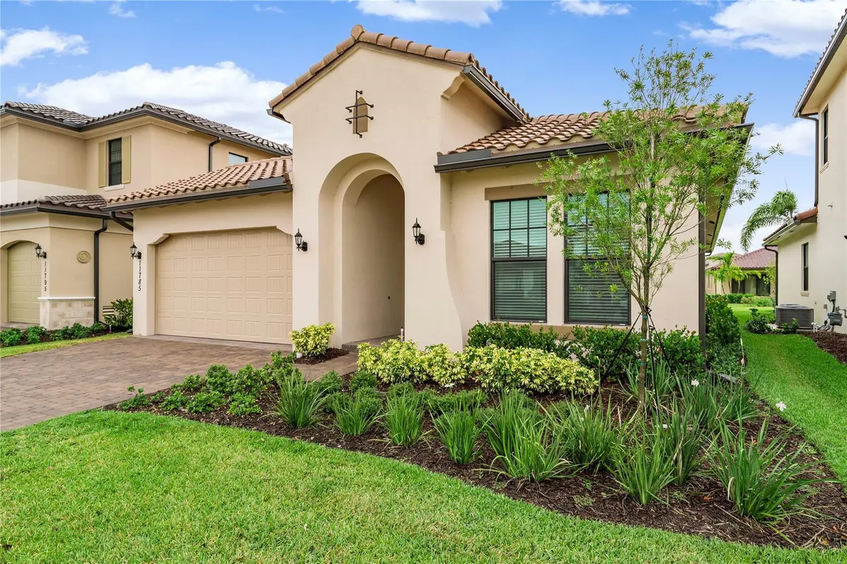 Photo 3 at 11785 S WATERWAY Circle, Parkland