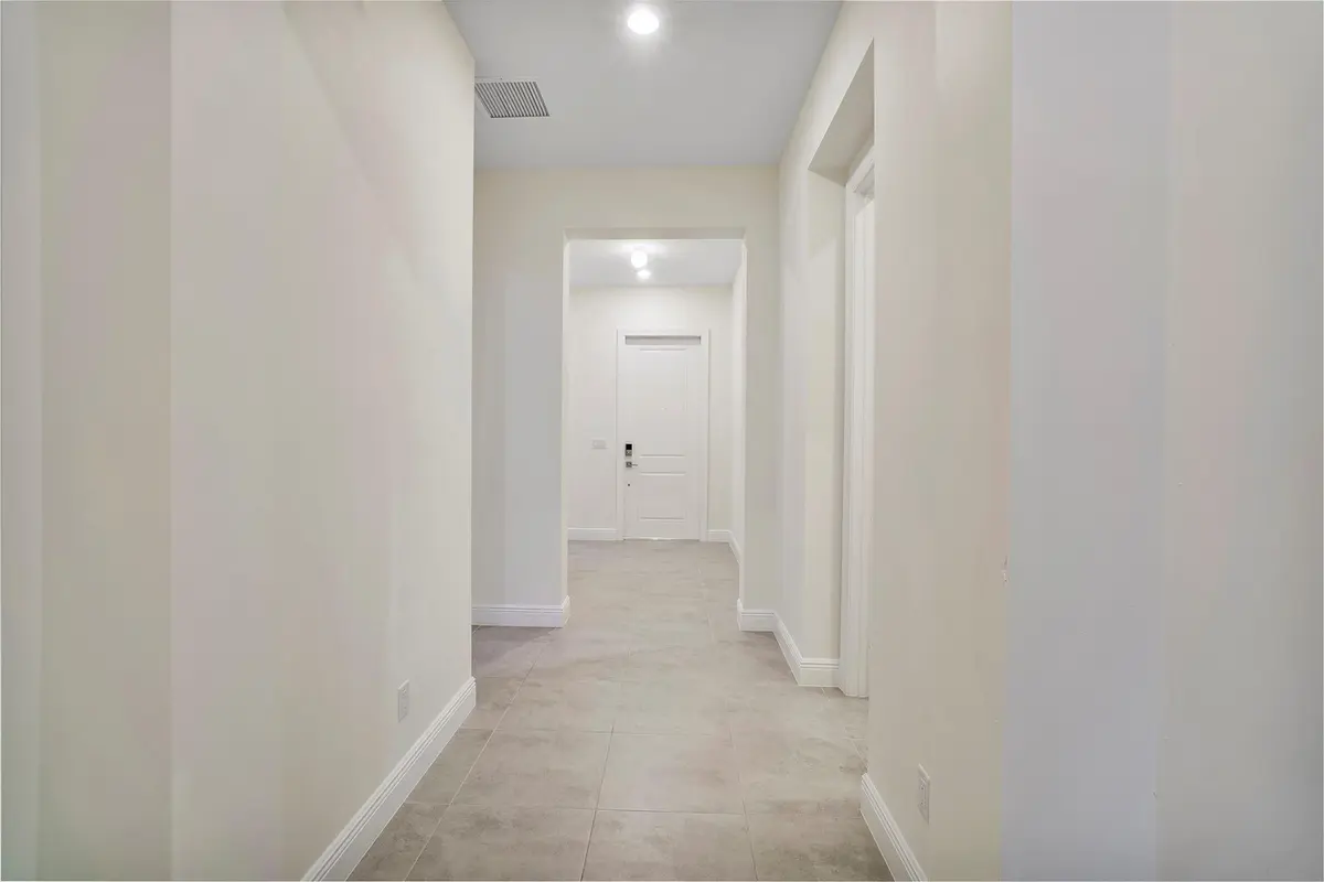 Photo 5 at 11785 S WATERWAY Circle, Parkland