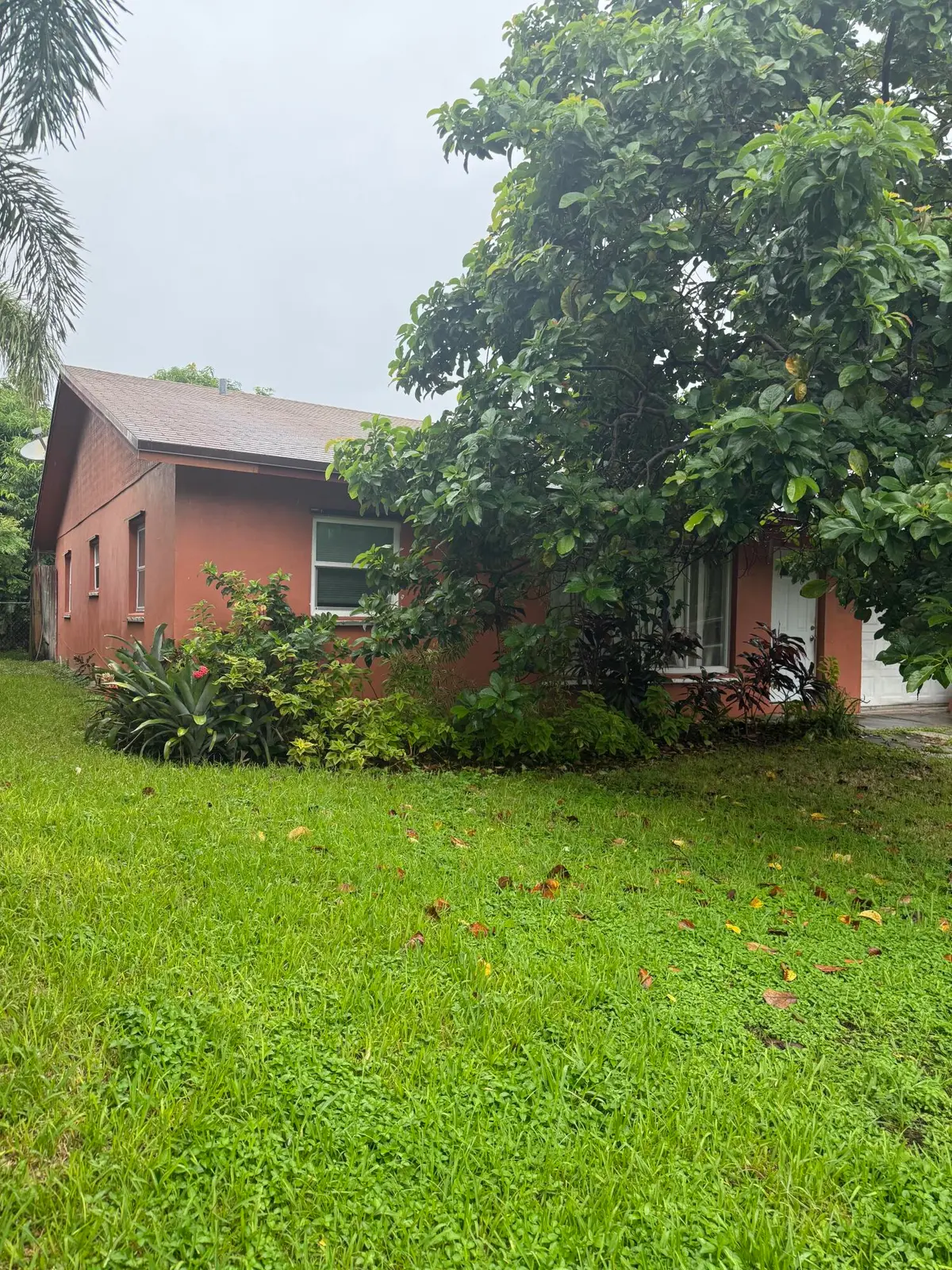 exterior side at 433 SW 10TH Avenue, Boynton Beach