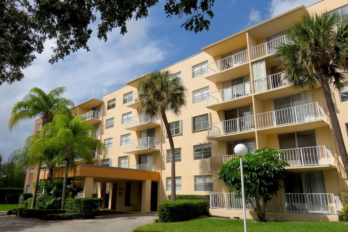 470 Exterior at 470 EXECUTIVE CENTER Drive 2K, West Palm Beach