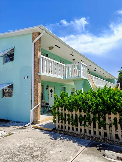 228 N Federal Highway, Lake Worth Beach – Condominium for rent