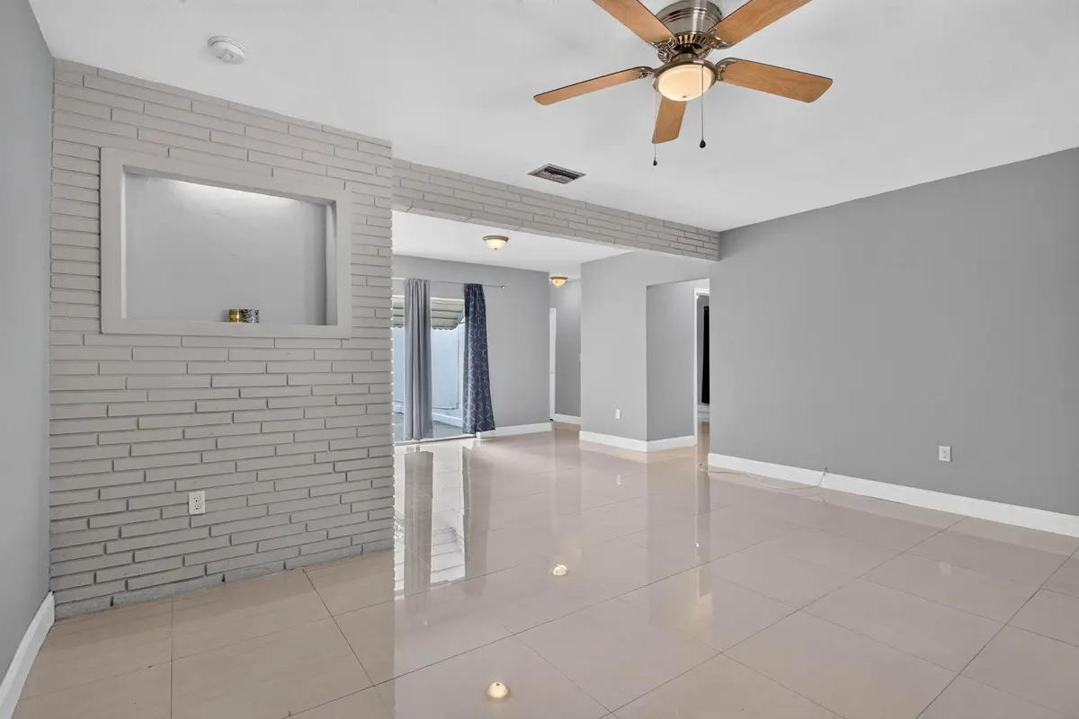 13-web-or-mls-7571-13 at 7571 LASALLE Boulevard, Miramar