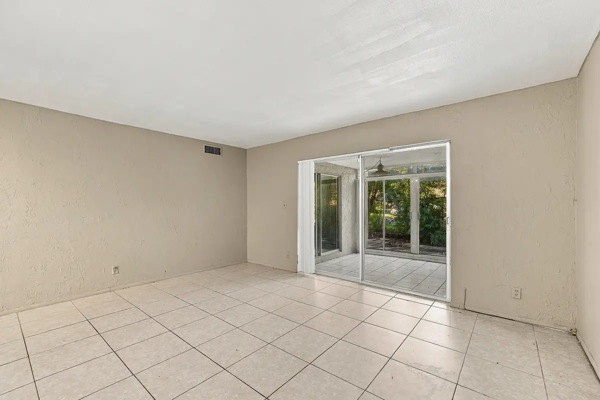 Living Area at 4221 NW 19TH Street 287, Lauderhill