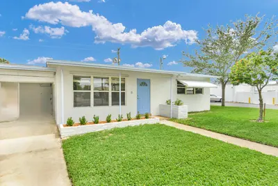 8 NE 15TH Avenue, Pompano Beach – Single Family Residence for rent